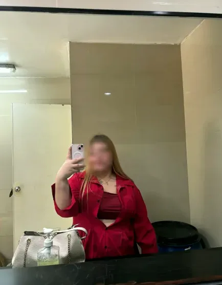 Corinna, 26