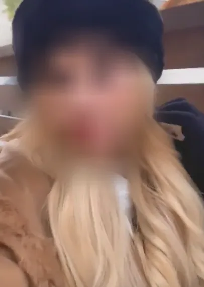 Elif, 26