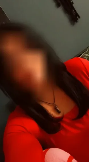 Emilia, 30