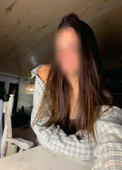 Emily, 22