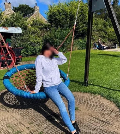 Emma, 37