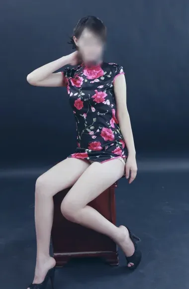 Greta, 32