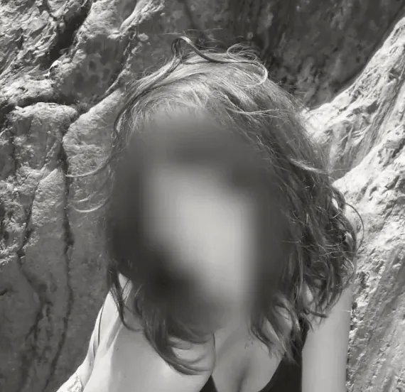 Isabella, 20