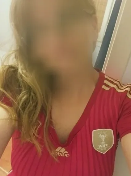 Julia, 35