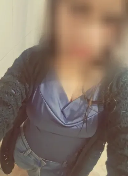 Lilly, 33