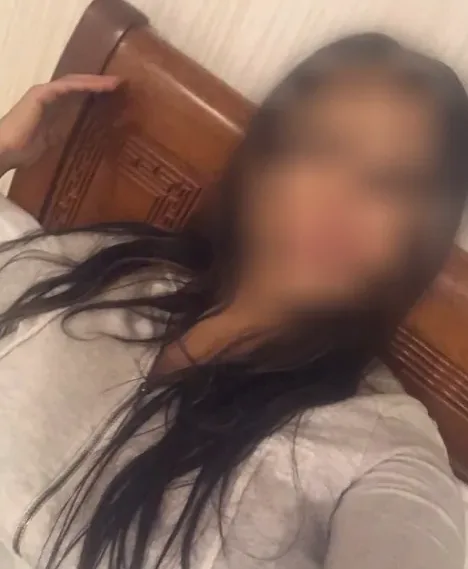 Melanie, 31