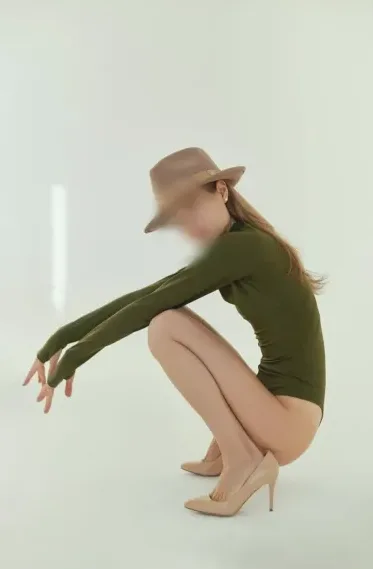 Nina, 30