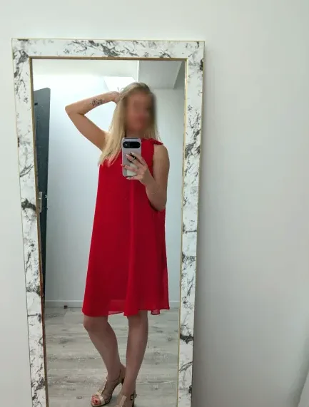 Nina, 30