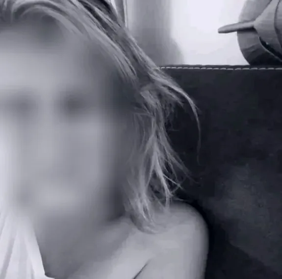 Rosa, 36