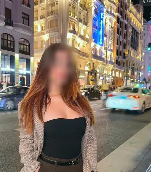 Rosa, 26