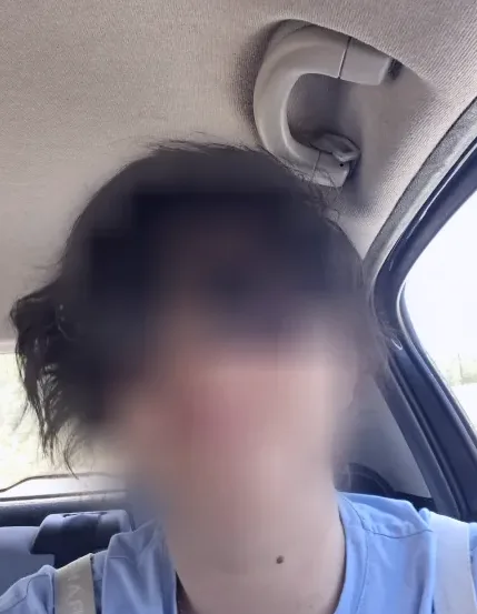 Sabine, 35
