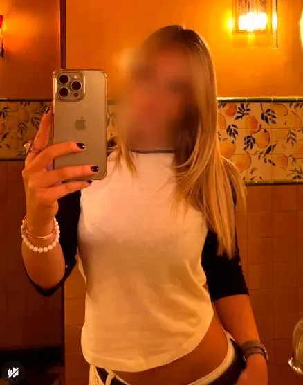 Selina, 29