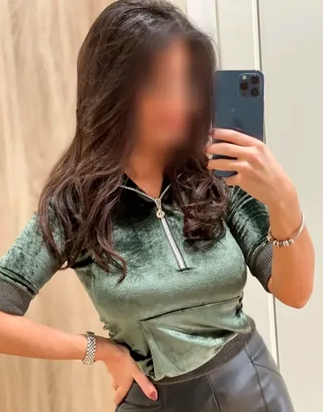 Valerie, 28